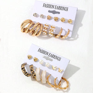 Ensemble de boucles d'oreilles tendance plaqué or en alliage pour femme, bijoux de fête vintage, cœur, perle, papillon, créoles et puces d'oreilles, 6 pièces - Product Image 1