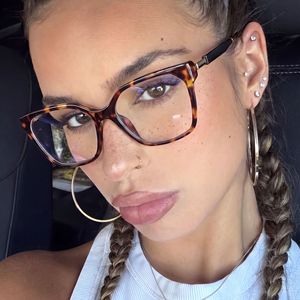 Occhiali da Sole Cat Eye Quadrati e Audaci per Donne, Montatura Spessa Oversize, Protezione UV400, Stile Chic e Audace, Personalizzabili con Logo - Product Image 2