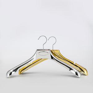 カスタムゴールド仕上げハンガー小売店-耐久性のあるエレガントなデザインの洋服ハンガー高品質 - Product Image 6