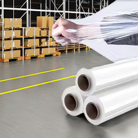 Film d'emballage LLDPE moulé par procédé de coulée, 50 cm x 300 m, rouleau de plastique étirable pour emballage de palettes en terminal portuaire, 3,5 kg chacun