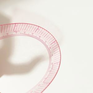 Mini Righello Dritto 15cm 6 Pollici, Linee Rosse Trasparenti, Spessore 1,2mm, Materiale Plastico, Miglior Strumento per Modellismo e Design di Moda - Product Image 6