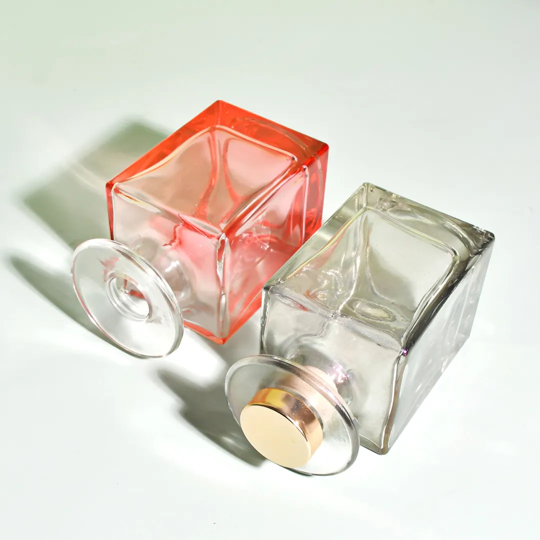 Individuelle quadratische Verpackung Glasflasche Parfüm Ätherisches Öl Rohr Aroma Rohr Diffusor-Sets Duft duftender Diffusor für Zuhause