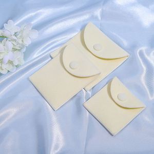 ถุงผ้ากำมะหยี่ไมโครไฟเบอร์ขนาด 10*10 ซม. แบบมีกระดุมแป๊ก สำหรับใส่เครื่องประดับ ของขวัญ  พร้อมปั๊มโลโก้  แบบซองจดหมาย - Product Image 6