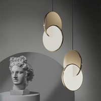 Lustre à disque rond minimaliste nordique avec abat-jour en acrylique à corps en miroir en métal pour hôtels chambres salon et couloir