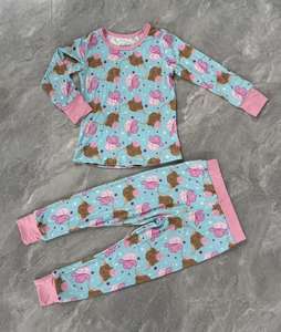 ชุดเสื้อผ้าเด็กน่ารักลายตัวอักษรแบบคอลลาจ ผ้าใยไผ่นุ่ม เสื้อแขนยาว กางเกงจ็อกเกอร์ สำหรับเด็กผู้หญิง รุ่นใหม่ล่าสุด - Product Image 3