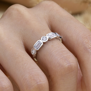 Anillo de boda de plata S925 con diamantes de corte redondo y corte esmeralda MSR-2174 para mujer - Product Image 3
