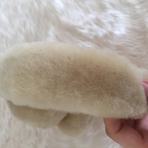 Paraorecchie in Pelliccia di Pecora di Alta Qualità per l'Inverno, Scaldacore Personalizzati in Pile - Product Image 2