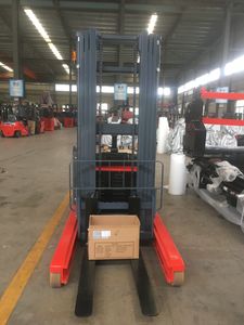 NOELIFT <span class=keywords><strong>TFA</strong></span> Reach Stacker Elettrico con Batteria al Piombo-Acido, Traslatore Laterale Elettrico, Capacità 1500kg, Altezza di Sollevamento 4.5M, Portata 620mm - Product Image 3
