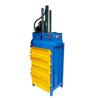 Compacteur hydraulique pour bouteilles en PET