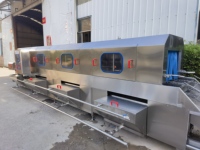 Machine à laver avec plateau à panier réglable de taille de boîte