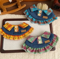 Collier en jean pour chat, écharpe réglable à carreaux en dentelle style bavoir pour chien de petite race, accessoire de col de poupée pour chiot