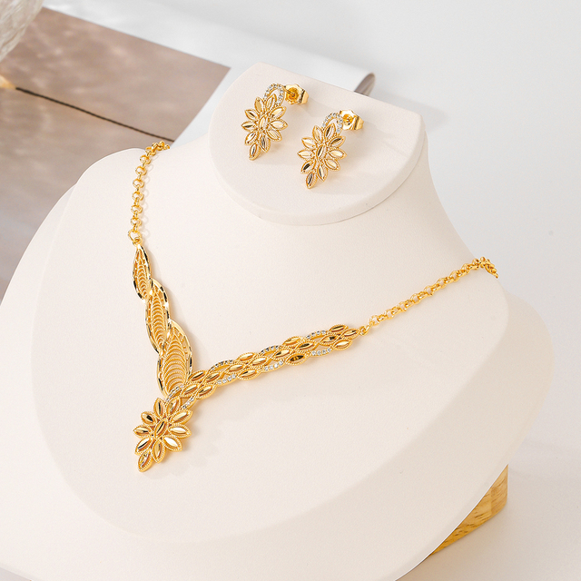 Fashion Jewelry Popular 18k Zircon Gold Plated Brass Jewelry Set Necklace Earrings Two Piece Set Wholesale