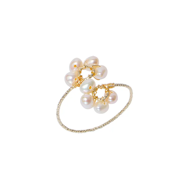 Nuovo disegno semplice filo cooper oro placcato d'acqua dolce dintorni di round pearl anello per le donne