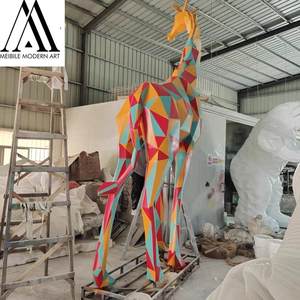 屋外設置公共ディスプレイ大カラフルな幾何学的キリン彫刻装飾グラスファイバー等身大キリン像 - Product Image 3