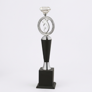 Trofeo estrella ideal para escuelas, universidades e instituciones. Trofeo metálico para premios al mejor rendimiento, reconocimiento a empleados. - Product Image 1