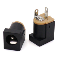 DC-012 Vertikaler DC-Stromanschluss 5,5x2,1/2,5mm Vollkupfer Durchsteckbuchse DIP-Stromverbinder Flammhemmende Buchse