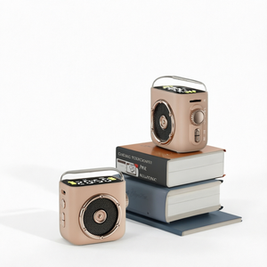 Mini Altavoz Bluetooth con Clip Magnético, Altavoz Inalámbrico Portátil Retro de Dibujos Animados con RGB para Uso en Exteriores/Bicicleta/Escritorio/Hogar y Computadora - Product Image 1