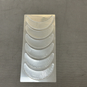 11 Patchs Réutilisables Anti-rides en Silicone pour le Cou, le Décolleté et le Visage - Product Image 3