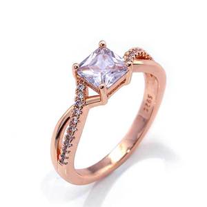 Anello Minimalista da Donna in Tono Caldo con Zirconi, Elegante Gioiello Regolabile in Lega, Stile Moderno - Product Image 3