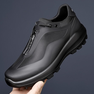 รองเท้าเดินป่าผู้ชายน้ำหนักเบา ทนทานต่อการสึกหรอ ผ้าตาข่ายนุ่ม ระบายอากาศได้ดี สวมใส่สบาย ปิดนิ้วเท้า พื้นยาง รองเท้าสำหรับกิจกรรมกลางแจ้ง - Product Image 1