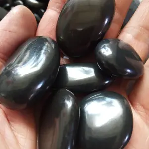 Чистые черные речные гальки, полированный натуральный камень для мощения пола