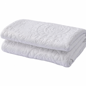 Tissu tricoté respirant 240 GSM pour matelas, tissu tricoté blanc doux <span class=keywords><strong>de</strong></span> qualité supérieure pour housses <span class=keywords><strong>de</strong></span> matelas d'hôtels <span class=keywords><strong>haut</strong></span> <span class=keywords><strong>de</strong></span> <span class=keywords><strong>gamme</strong></span> - Product Image 1