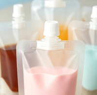 Pochettes souples transparentes imprimées de qualité alimentaire à faible MOQ pour boissons liquides, lait, bière, café, avec bec verseur