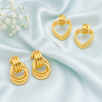 Boucles d'oreilles plaquées or 18 carats, accessoire élégant et imperméable pour femmes, look tendance, usage quotidien