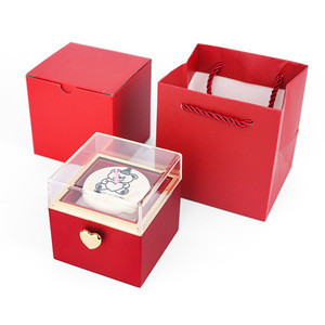 Caja de Joyería Giratoria Cuadrada Hecha a Mano para el Día de San Valentín con Diseño de Oso, Estuche Premium para Guardar Collares y Anillos, con Vela Electrónica Integrada, Creativa - Product Image 5