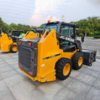 Pengiriman Gratis Compact Mini Skid Steer Loader dengan Bucket Mesin Euro5 Desain Walk-Behind untuk Penggunaan Pertanian & Konstruksi