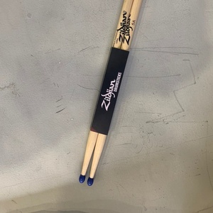 Juego <span class=keywords><strong>de</strong></span> Batería Completo <span class=keywords><strong>de</strong></span> Alta Calidad con Parches <span class=keywords><strong>de</strong></span> Nailon Coloridos y <span class=keywords><strong>Baquetas</strong></span> <span class=keywords><strong>de</strong></span> Arce Personalizadas 5A - Product Image 5