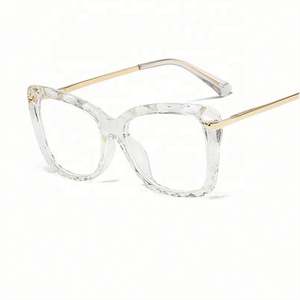 Nouvelles lunettes d'ordinateur œil-de-chat anti-lumière bleue populaires avec logo personnalisé, verres transparents TR90 pour femmes - Product Image 4