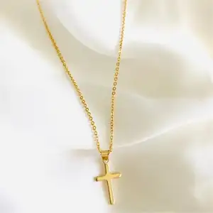 Novo 18 K Banhado A Ouro Colar Cruz Delicado, Custom Aço Inoxidável Clássico Dainty Charme Cruz Colar