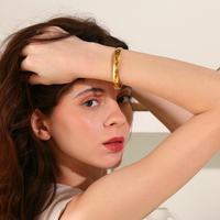 Dreamidea Bracelet tendance étanche en acier inoxydable avec motifs étoile et lune plaqué or pour femmes