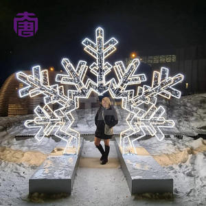 Tira de Luces LED IP65 Personalizada con Diseño de Copo de Nieve, Iluminación Decorativa Blanca Cálida para Navidad y Año Nuevo, Decoraciones Interiores/Exteriores - Product Image 3