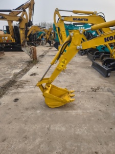 Vente directe fournisseur : Mini-pelles Komatsu PC20 d'occasion, prix réduit. Pelle Komatsu PC20 de 2 tonnes, d'occasion, qualité japonaise. - Product Image 6