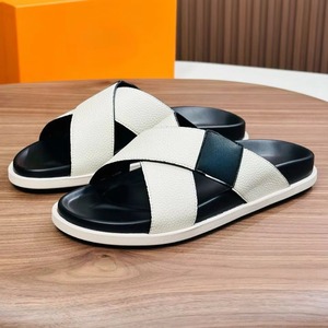 Sandalias de Hombre de Alta Calidad, Estilo Veraniego, de Cuero Genuino, con Tiras Cruzadas, Planas, Suaves y Cómodas, para Exteriores, de Diseñador - Product Image 2