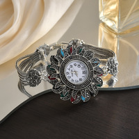 Nouvelle montre élégante rétro pour femme avec diamants colorés, ensemble complet, bracelet en acier non réglable, boîtier en alliage, style charmant
