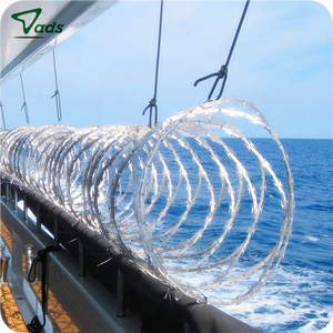 Alambre de púas concertina de acero inoxidable galvanizado con PVC BTO-22 BTO-60 CBT-65 para cercado - Product Image 3