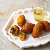 Petit kibbeh de bureau faisant la machine kubba incrustant et remplissant des machines de fabrication pour des idées de petites entreprises