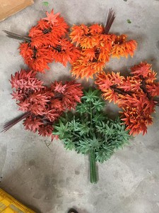 Decorazioni Autunnali, Steli di Foglie d'Acero Artificiali, Foglie Artificiali in Seta, Bouquet di Acero Natalizio, Decorazioni per Esterni e Interni - Product Image 2
