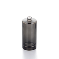 Vente en gros échantillon gratuit flacon de parfum vide en verre vaporisateur carré pour femme de luxe 30 ml 50ml