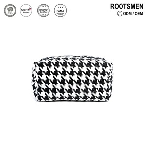 Sac à maquillage élégant en polyester léger avec fermeture éclair pour femme, couleur et motif personnalisés, rangement cosmétique tendance H10*W20*D13.5 - Product Image 1