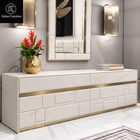 Meubles de chambre à coucher italiens de luxe, lit double en cuir haut de gamme, grande tête de lit extensible, lit king size moderne de luxe