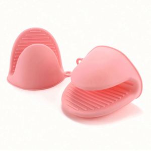 Heat Insulation Dotted Eco-Friendly Food Grade Dishwasher Safe Microwave Safe Oven Safe <b>Silicone</b> Pinch Grips Cooking Gloves - Product Image 4