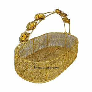 ตะกร้าโลหะแบบมีสายชุบทองเกรดสูงพร้อมที่จับลายดอกไม้ที่ดูน่าสนใจตะกร้าของขวัญจากอินเดีย - Product Image 1