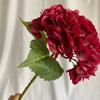 Rote Realistische Hortensie Dekorative Kunstblume 196 Blütenblätter Latex-Hortensie für Hochzeit Hotel