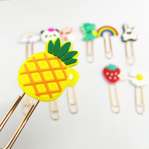 Clips en caoutchouc personnalisés, 50 pièces, bon marché, PVC, pour livres, Logo personnalisé - Product Image 2