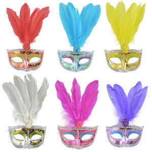 Accessoires <span class=keywords><strong>de</strong></span> boule <span class=keywords><strong>de</strong></span> noël fournitures <span class=keywords><strong>de</strong></span> fête <span class=keywords><strong>de</strong></span> mode <span class=keywords><strong>venise</strong></span> <span class=keywords><strong>masque</strong></span> pour les yeux or rose peint avec <span class=keywords><strong>masque</strong></span> <span class=keywords><strong>de</strong></span> plumes <span class=keywords><strong>de</strong></span> diamant décorations <span class=keywords><strong>de</strong></span> mariage - Product Image 1