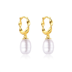 Boucles d'oreilles créoles classiques en argent 925 avec étoile à quatre branches pour femme - Product Image 1